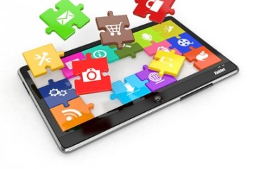 Tablet mit App-Puzzle-Teilchen
