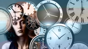 Produktiv statt Stress - Uhren und Frauengesicht