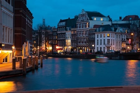 Brexit-Auswirkungen: Amsterdam überholt London als Finanzstadt